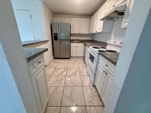 $258,000 | 10393 North Kendall Drive, Unit U7, Miami, FL 33176