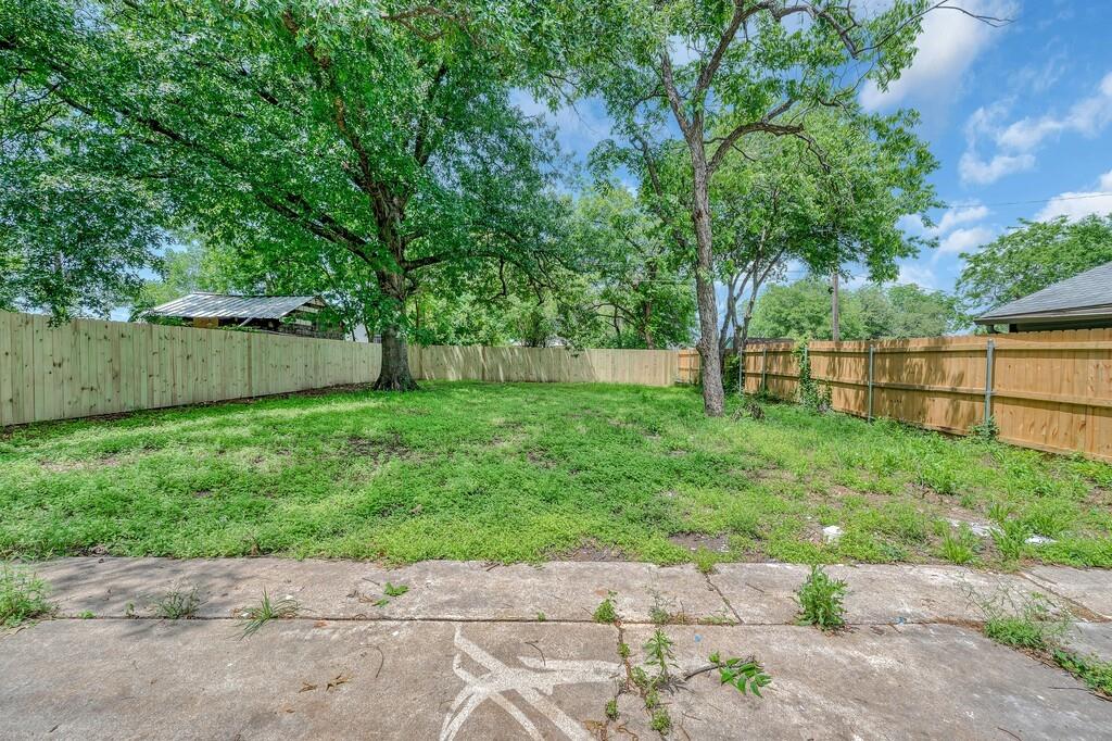 1713 Reuter Avenue Waco, TX 76708 - Photo 30 of 34 View of fenced backyard