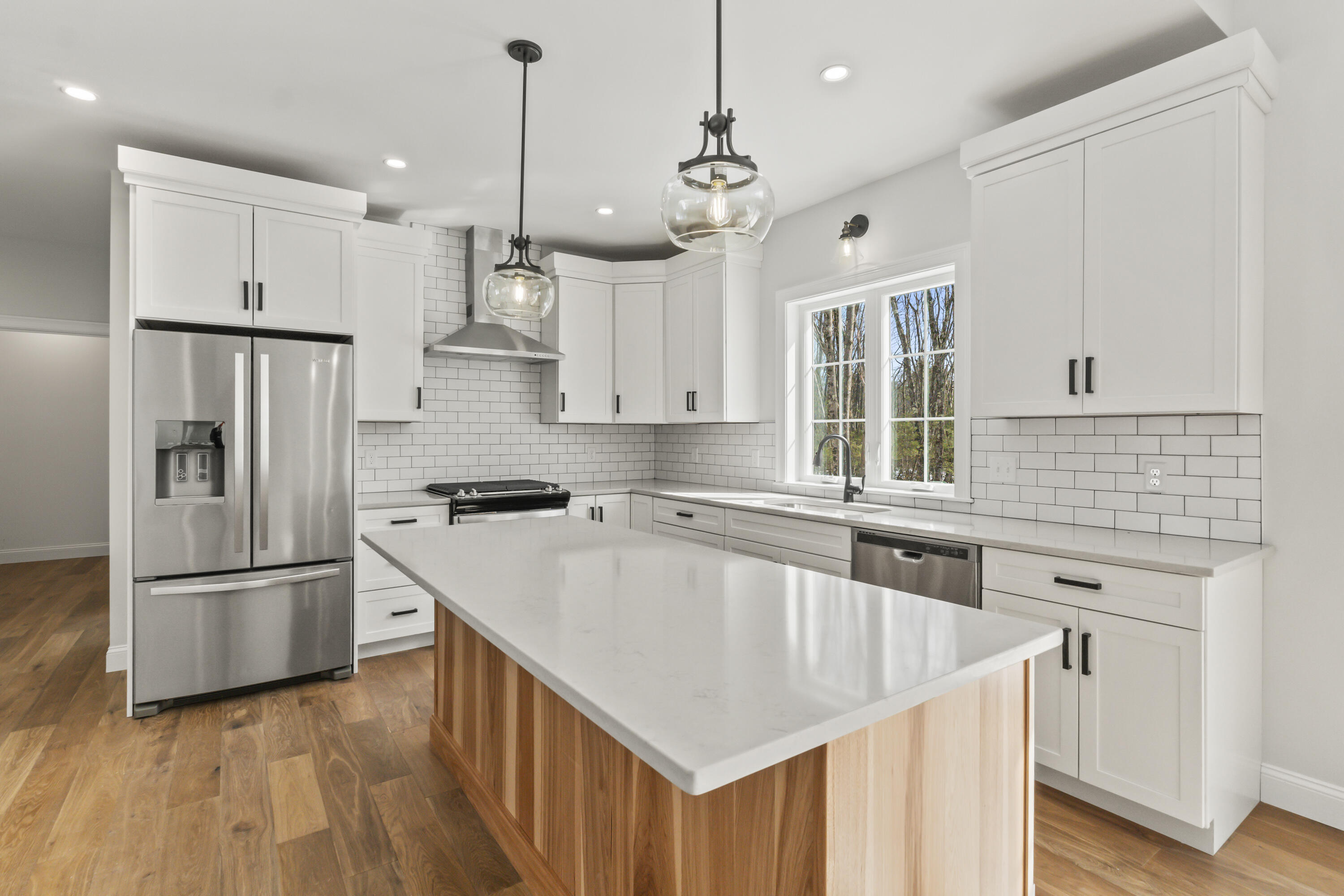 139 Alewive Road Kennebunk, ME 04043 - Photo 2 of 41 139 Alewive Road_110