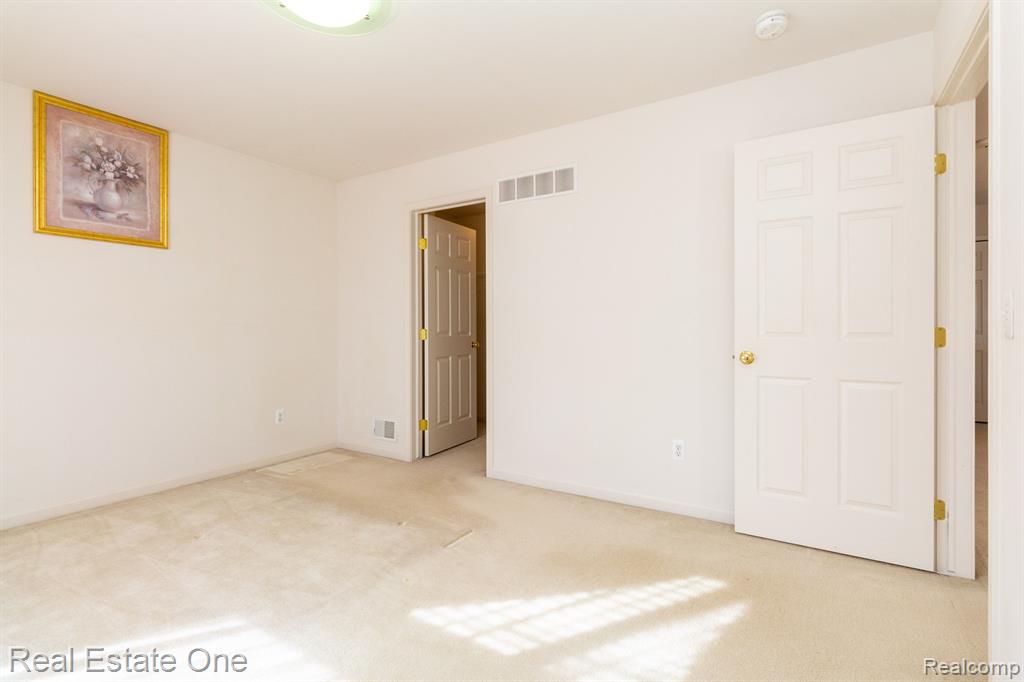 3585 Everett Drive Rochester Hills, MI 48307 - Photo 36 of 75