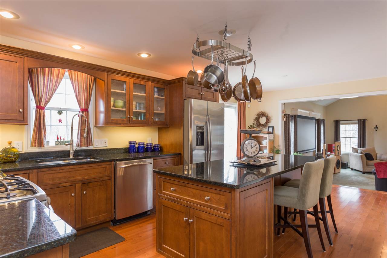 5 Lovell Road Stratham, NH 03885 - Photo 2 of 35
