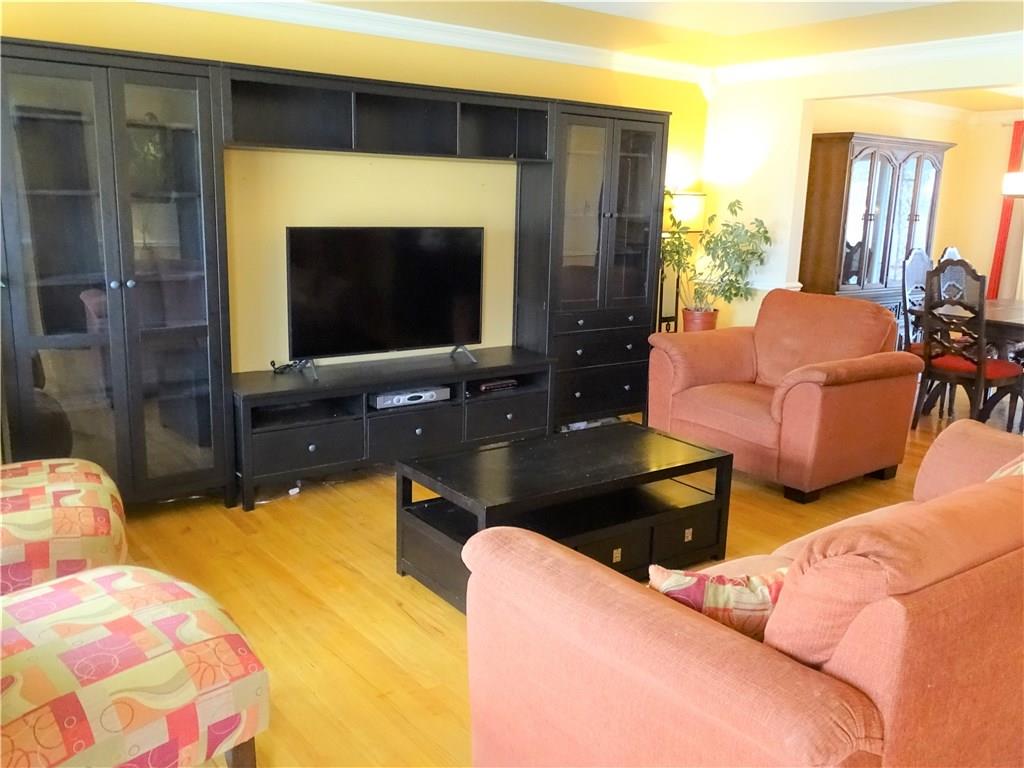 1116 Lindsay Road Carnegie, PA 15106 - Photo 3 of 25 Gallery Image 3