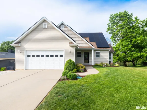 $419,900 | 4906 South Sir Lionel Court, Mapleton, IL 61547