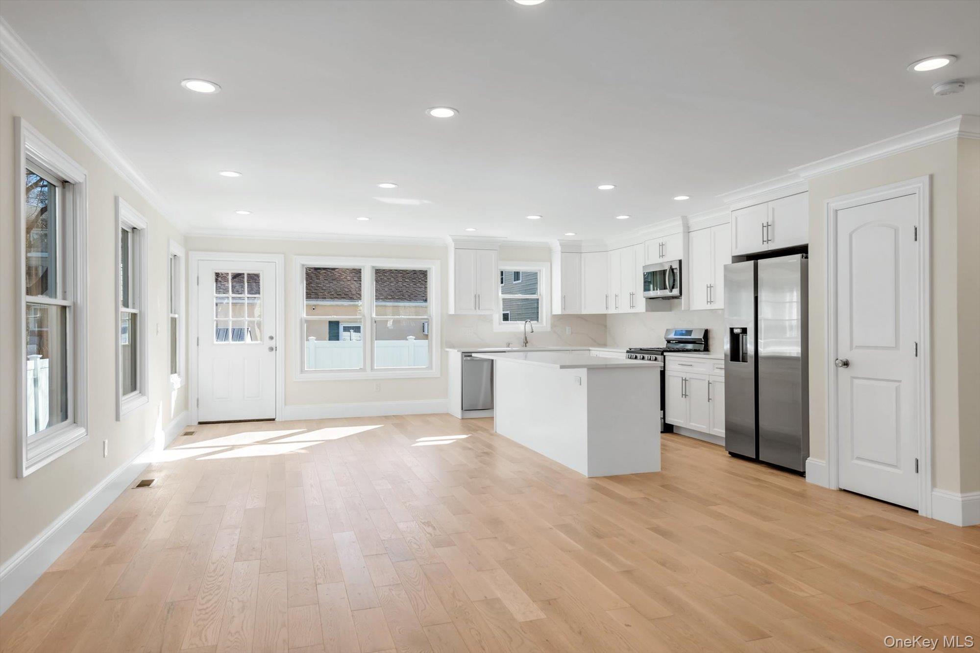 68 Edgewood Road, Unit B Port Washington, NY 11050 - Photo 3 of 22