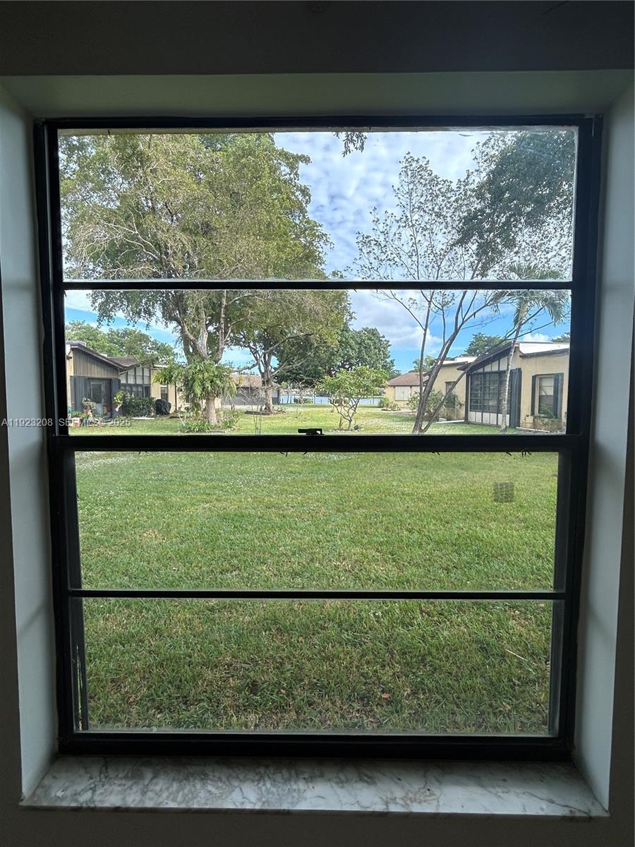 534 Briarwood Circle, Unit 148 Hollywood, FL 33024 - Photo 15 of 40