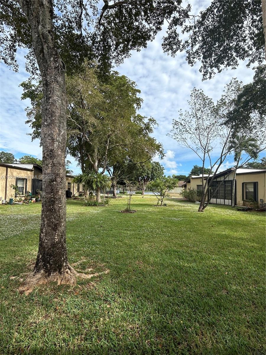 534 Briarwood Circle, Unit 148 Hollywood, FL 33024 - Photo 26 of 40