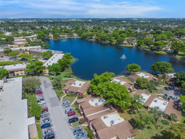 $269,777 | 534 Briarwood Circle, Unit 148, Hollywood, FL 33024