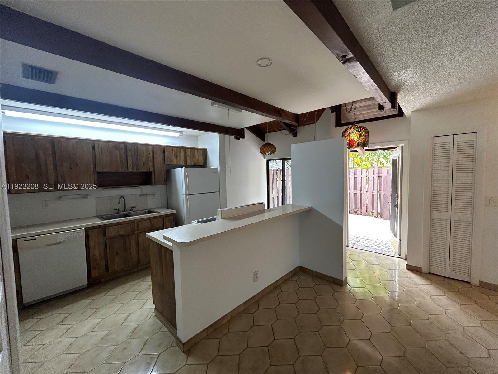 534 Briarwood Circle, Unit 148 Hollywood, FL 33024 - Photo 10 of 40