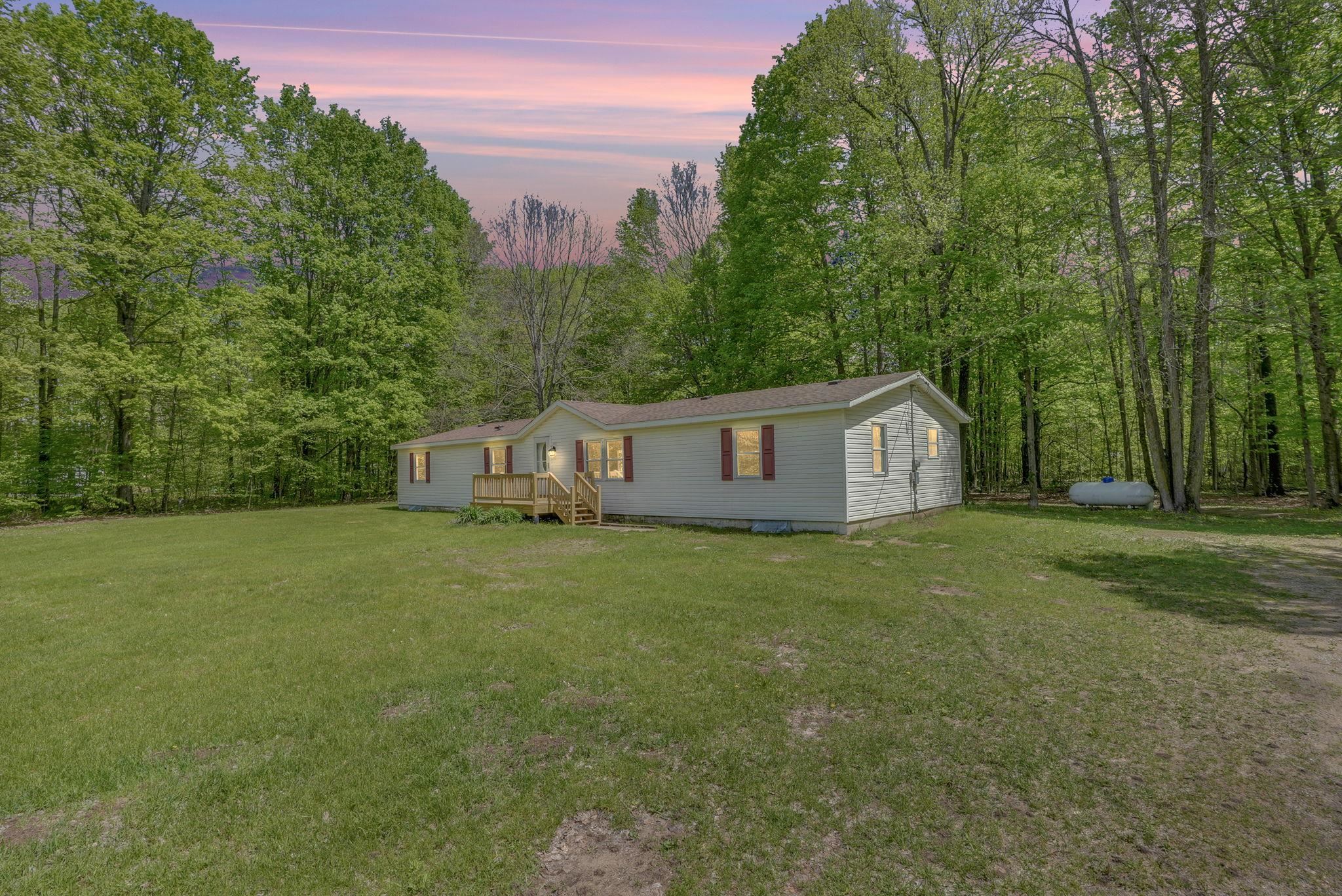 3902 North 3 1/2 Road Mesick, MI 49668 - Photo 35 of 36