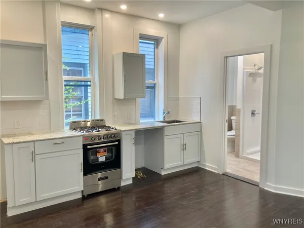 $825 | 58 Trinity Place, Unit 7, Buffalo, NY 14201