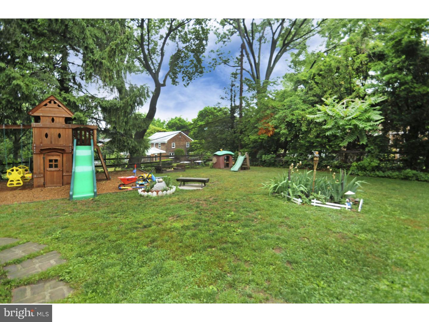 7708 Oak Lane Road Cheltenham, PA 19012 - Photo 23 of 32 Huge Back Yard