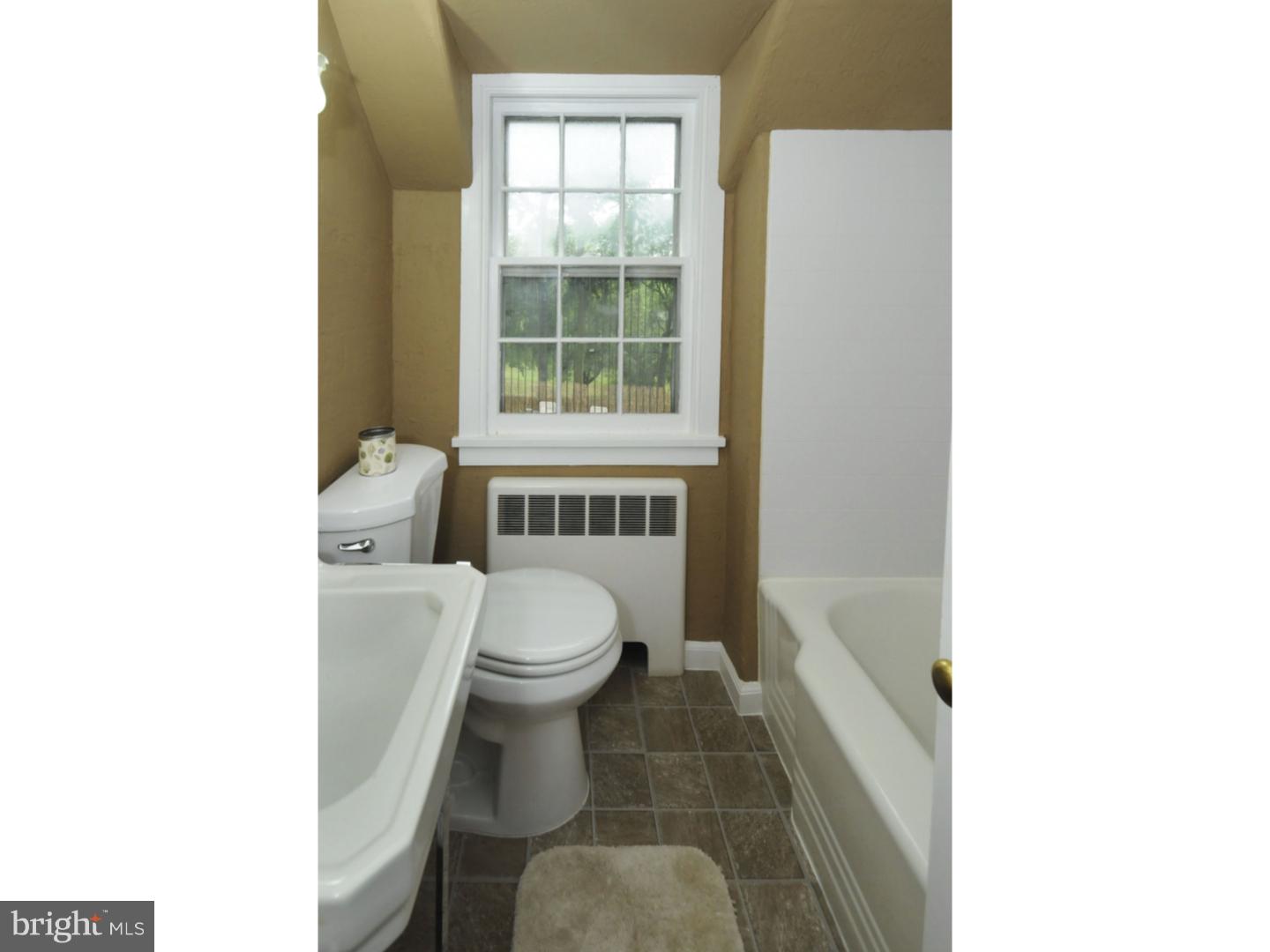 7708 Oak Lane Road Cheltenham, PA 19012 - Photo 32 of 32 Second full Bathroom