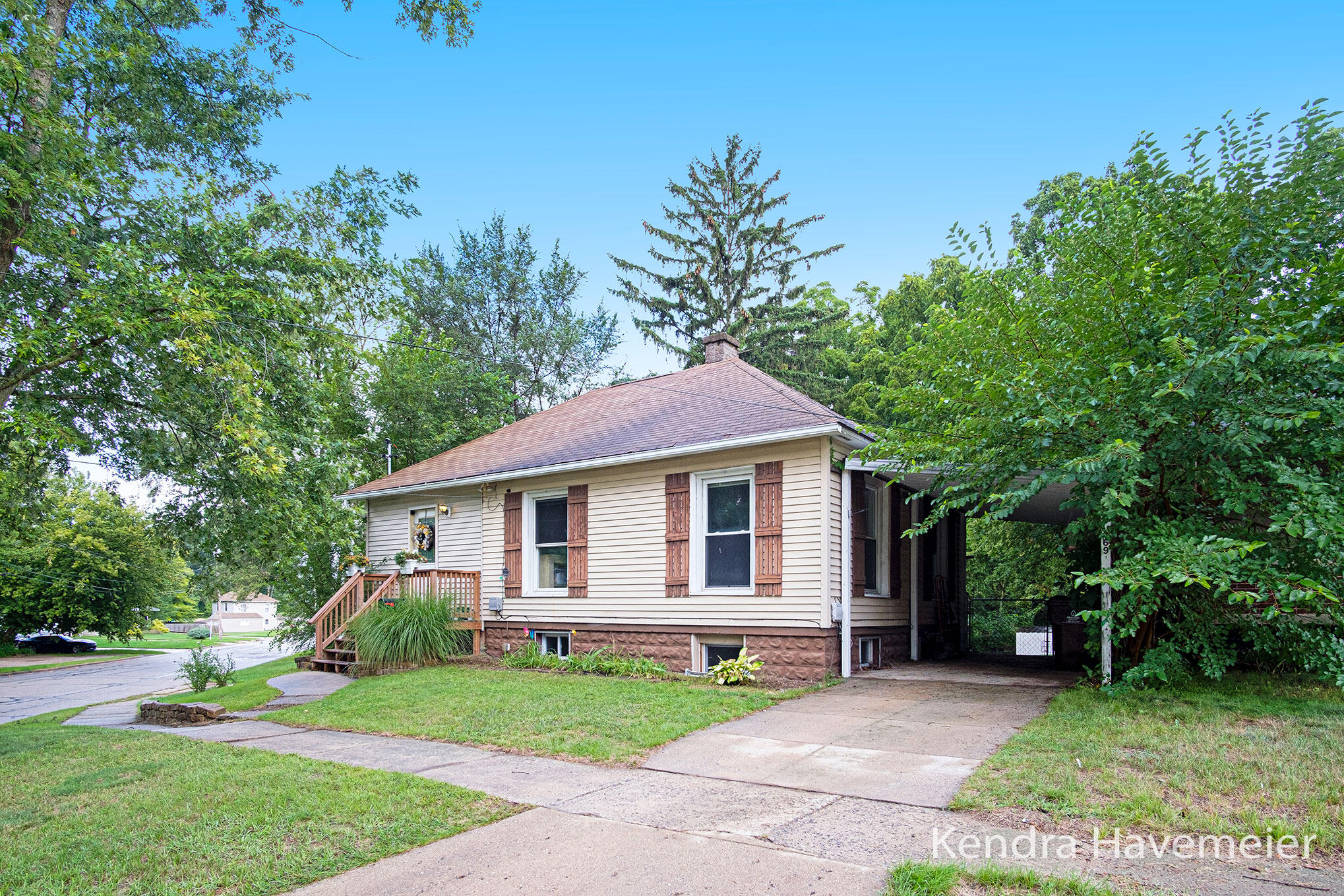 69 Grove Street Sparta, MI 49345 - Photo 2 of 25 DSCF9668