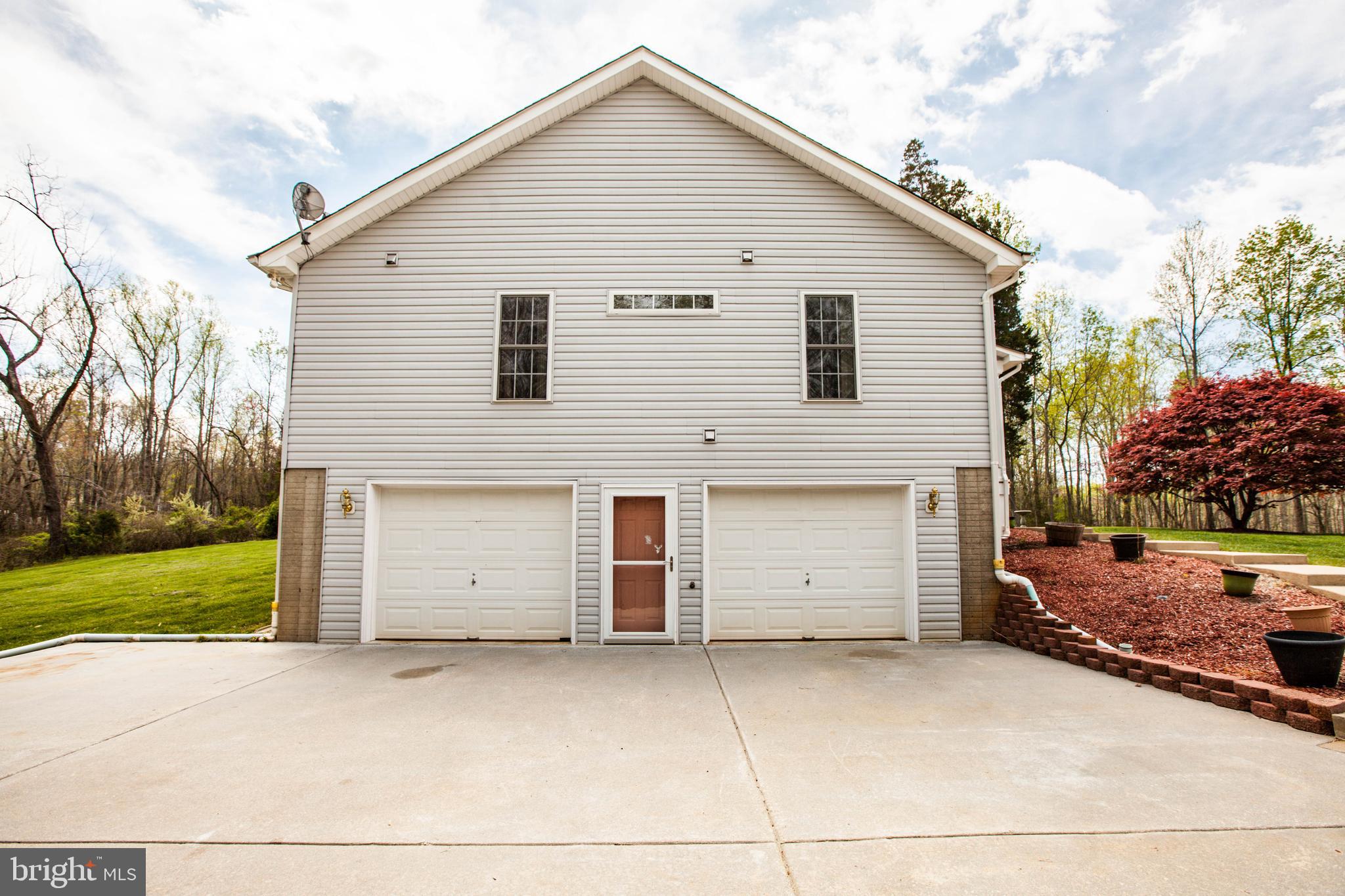 750 Poplar Road Stafford, VA 22556 - Photo 57 of 60 Large 2 Car Side Load Garage