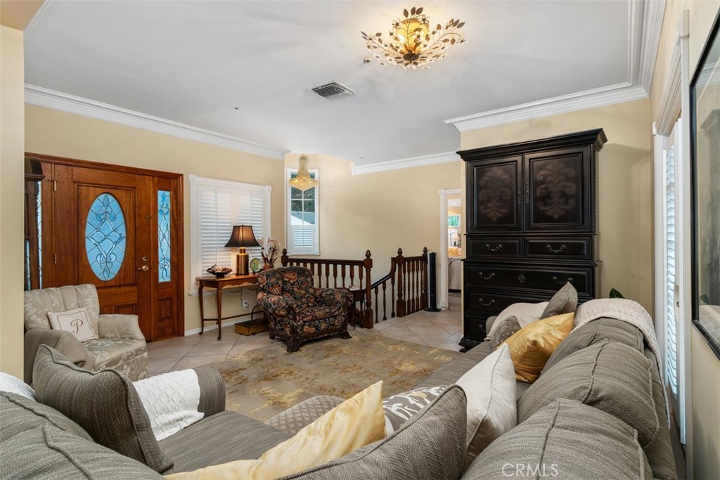 315 Old Ranch Road Sierra Madre, CA 91024 - Photo 8 of 42 a living room with furniture