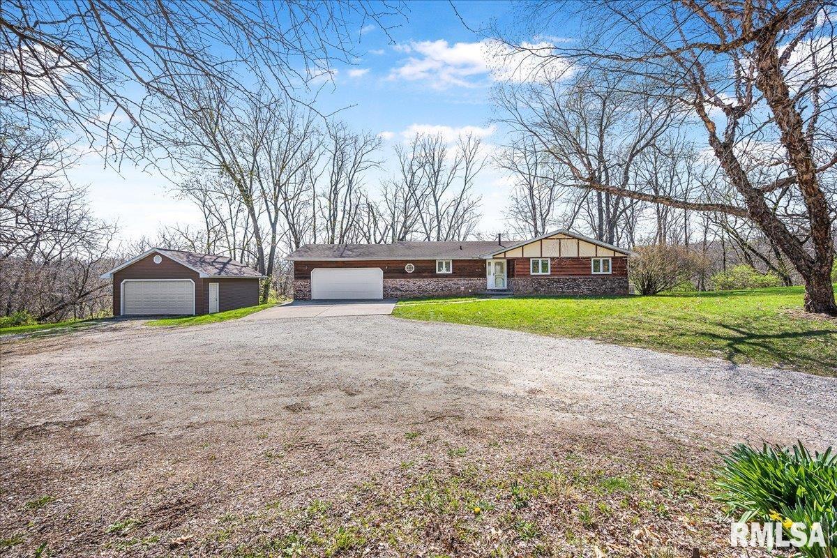 4016 West Middle Road Peoria, IL 61607 - Photo 4 of 48 Gallery Image 4