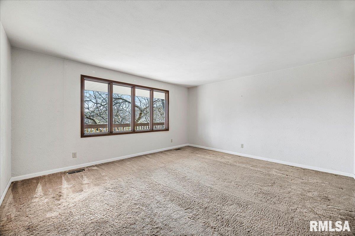 4016 West Middle Road Peoria, IL 61607 - Photo 9 of 48 Gallery Image 9