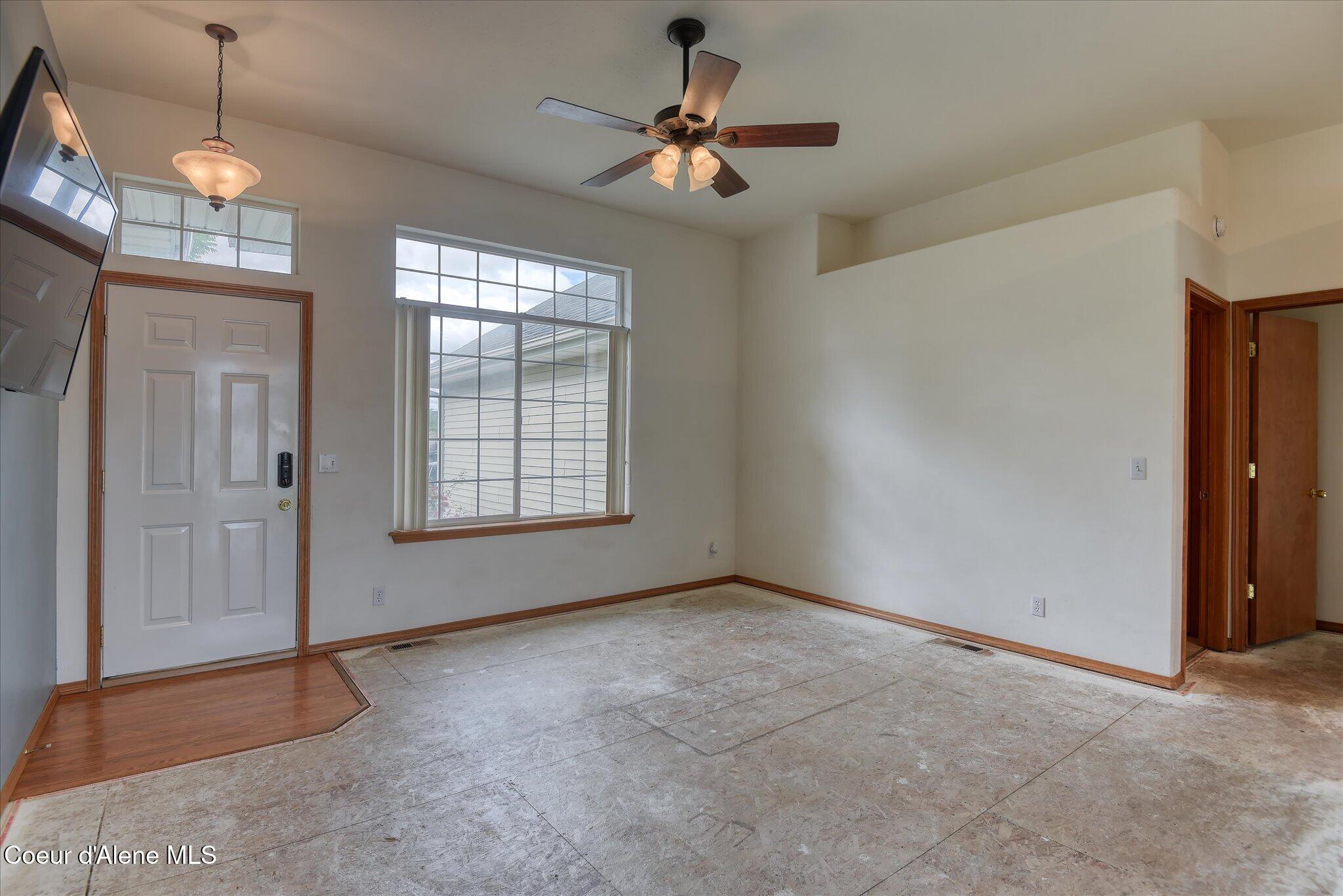 2513 West Timberlake Loop Coeur D'Alene, ID 83815 - Photo 3 of 31 06-129014736