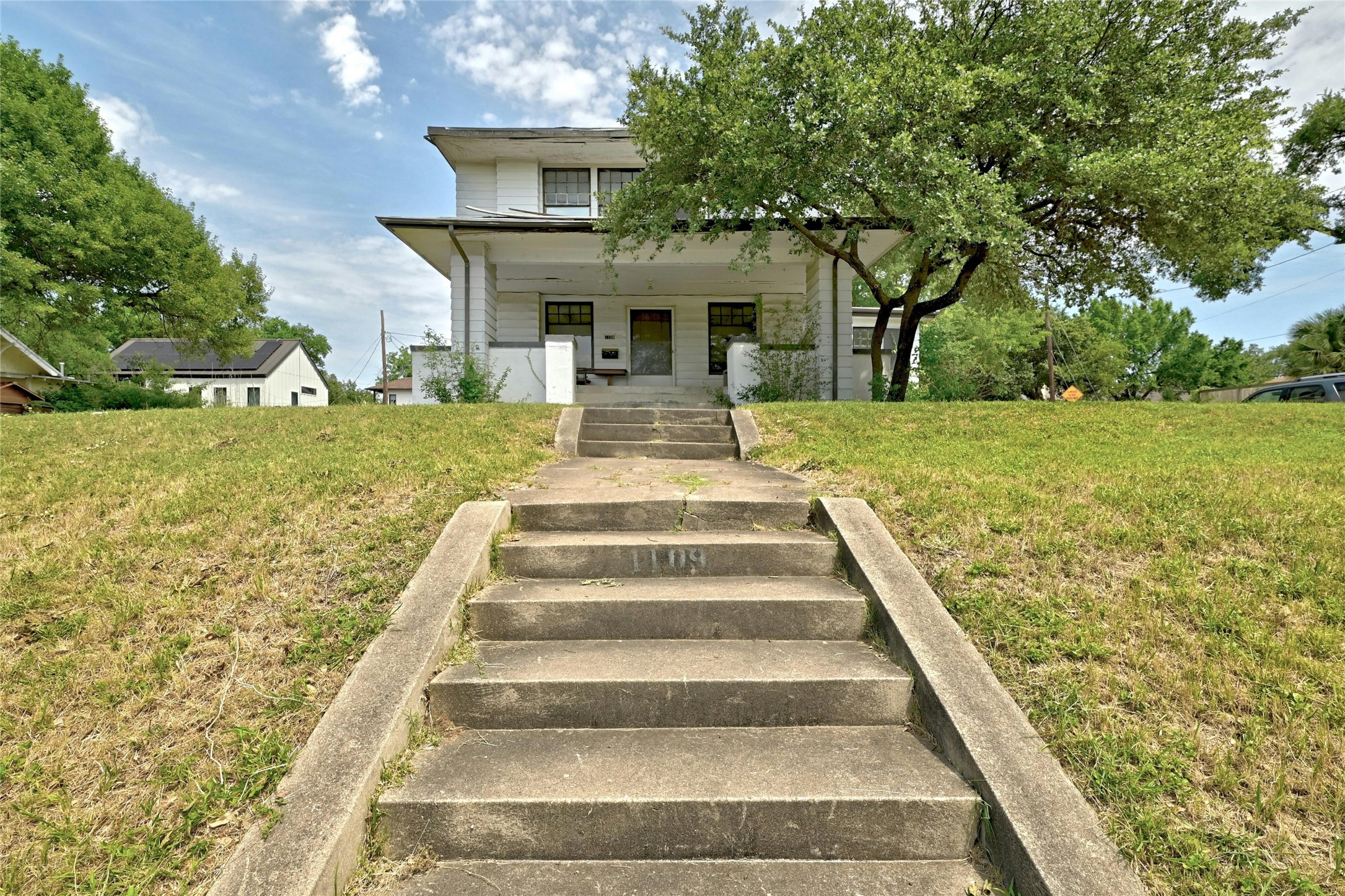 1109 Travis Heights Boulevard Austin, TX 78704 - Photo 8 of 34