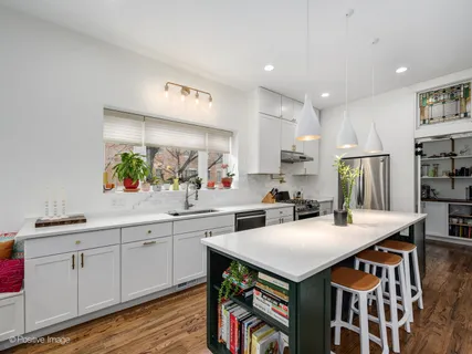 $749,999 | 1445 West Huron Street, Unit 1, Chicago, IL 60642