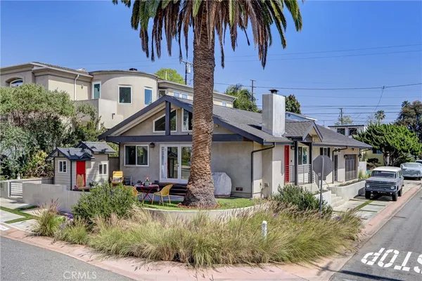 $2,599,000 | 2700 Elm Avenue, Manhattan Beach, CA 90266