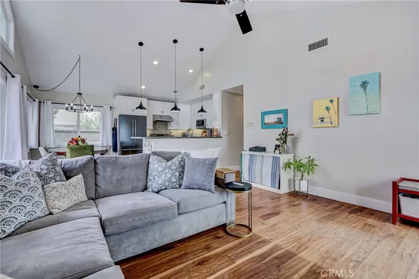 $2,599,000 | 2700 Elm Avenue, Manhattan Beach, CA 90266