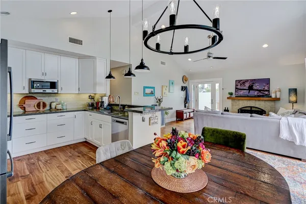 $2,599,000 | 2700 Elm Avenue, Manhattan Beach, CA 90266