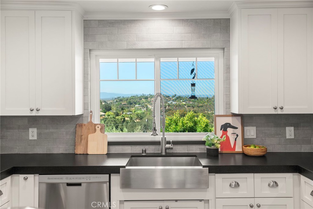 5012 Sleeping Indian Road Fallbrook, CA 92028 - Photo 18 of 59 Gallery Image 18