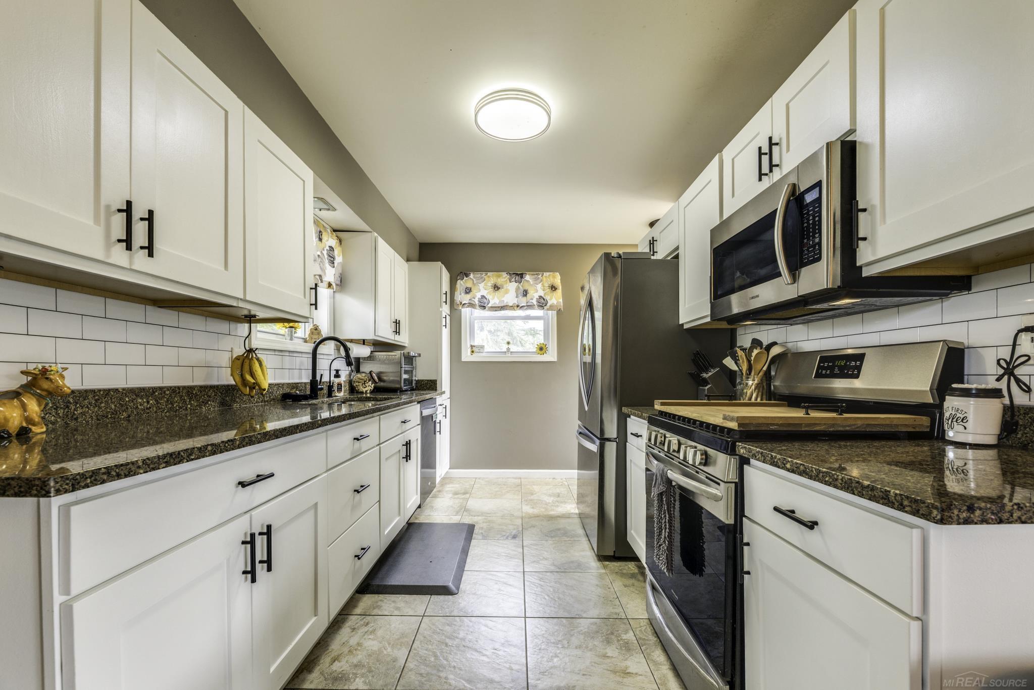 4856 Wagner Road Croswell, MI 48422 - Photo 10 of 33 Kitchen