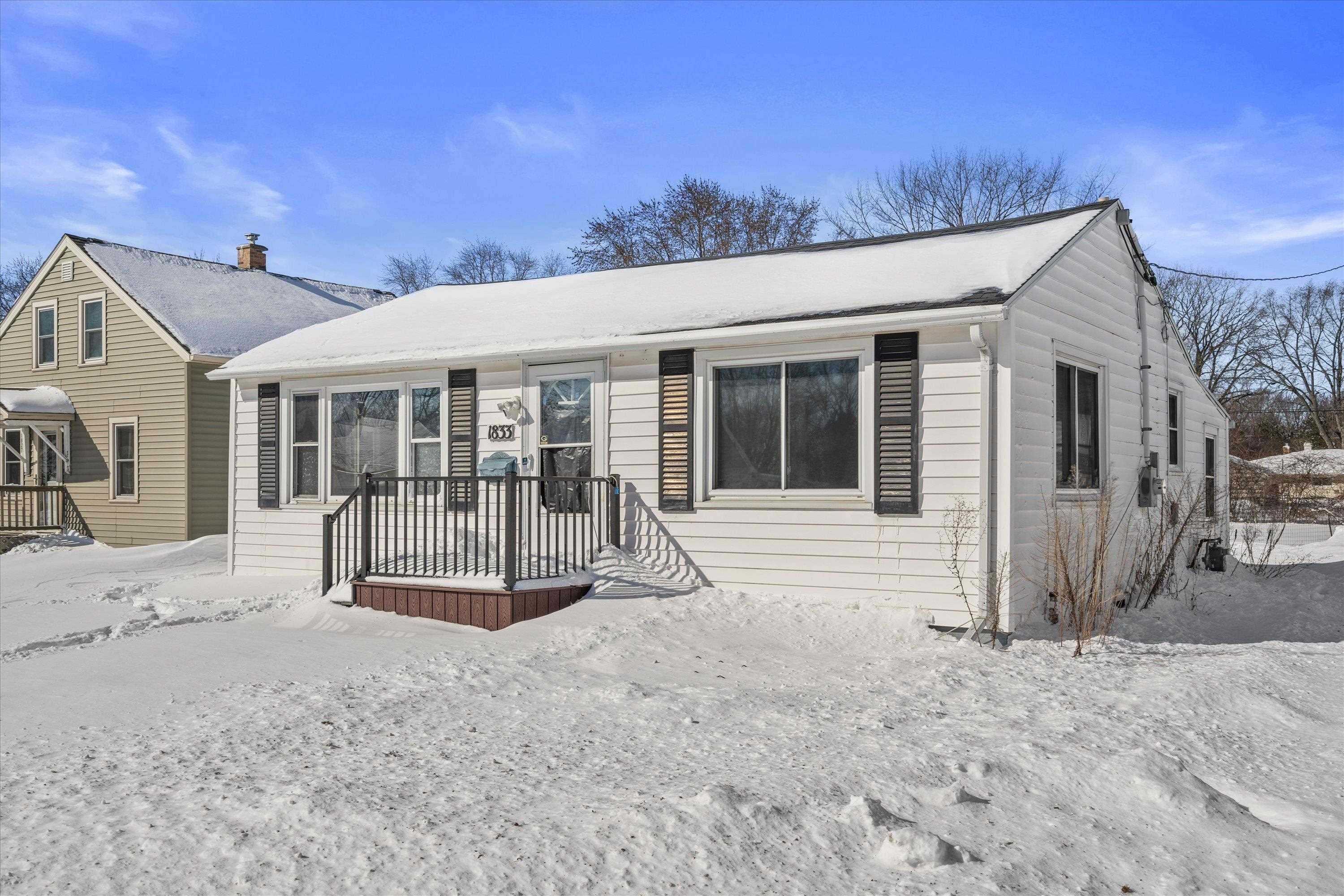1833 North Charlotte Street Appleton, WI 54911 - Photo 2 of 22