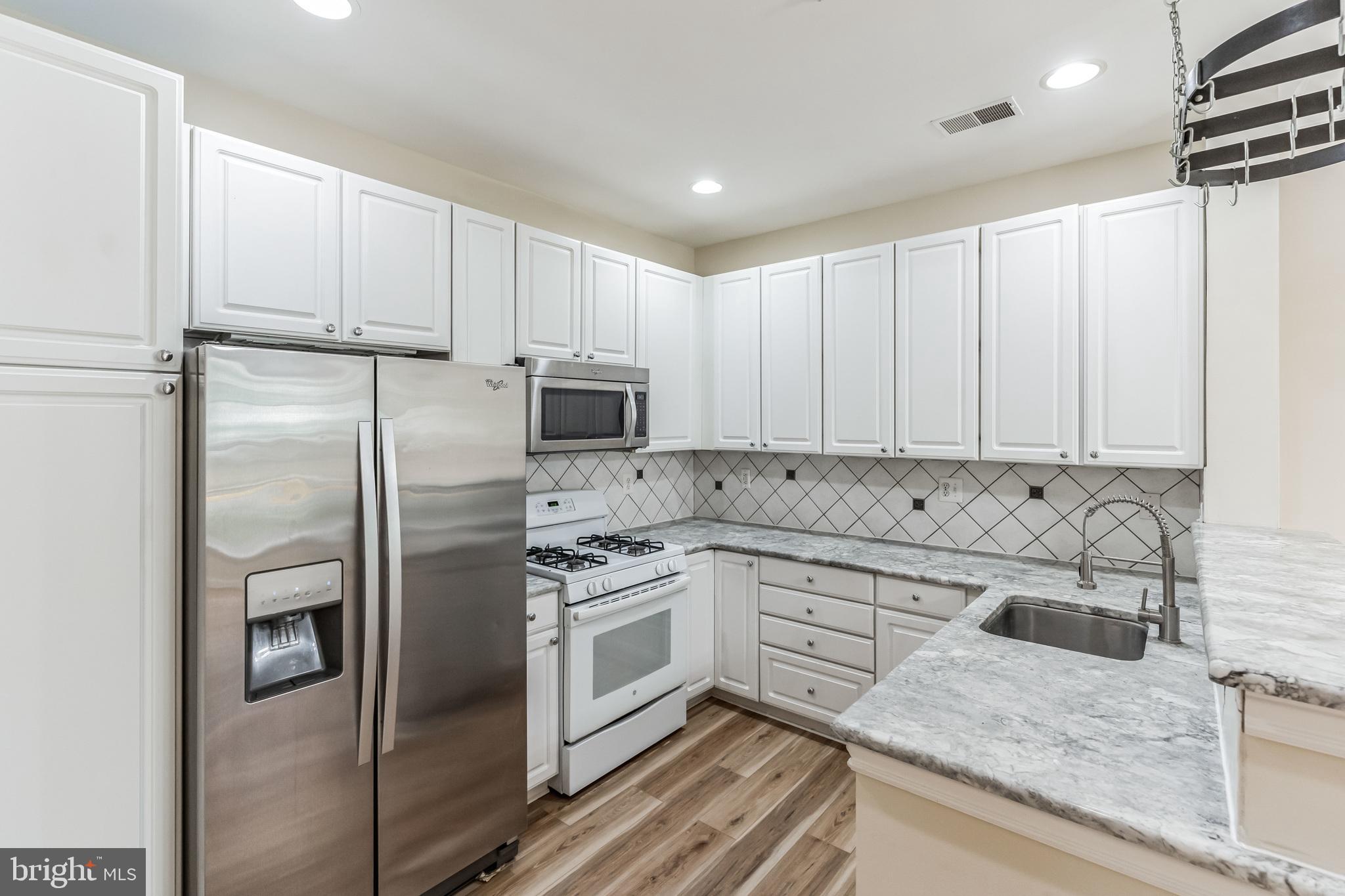8711 Spring Brook Way Odenton, MD 21113 - Photo 4 of 14