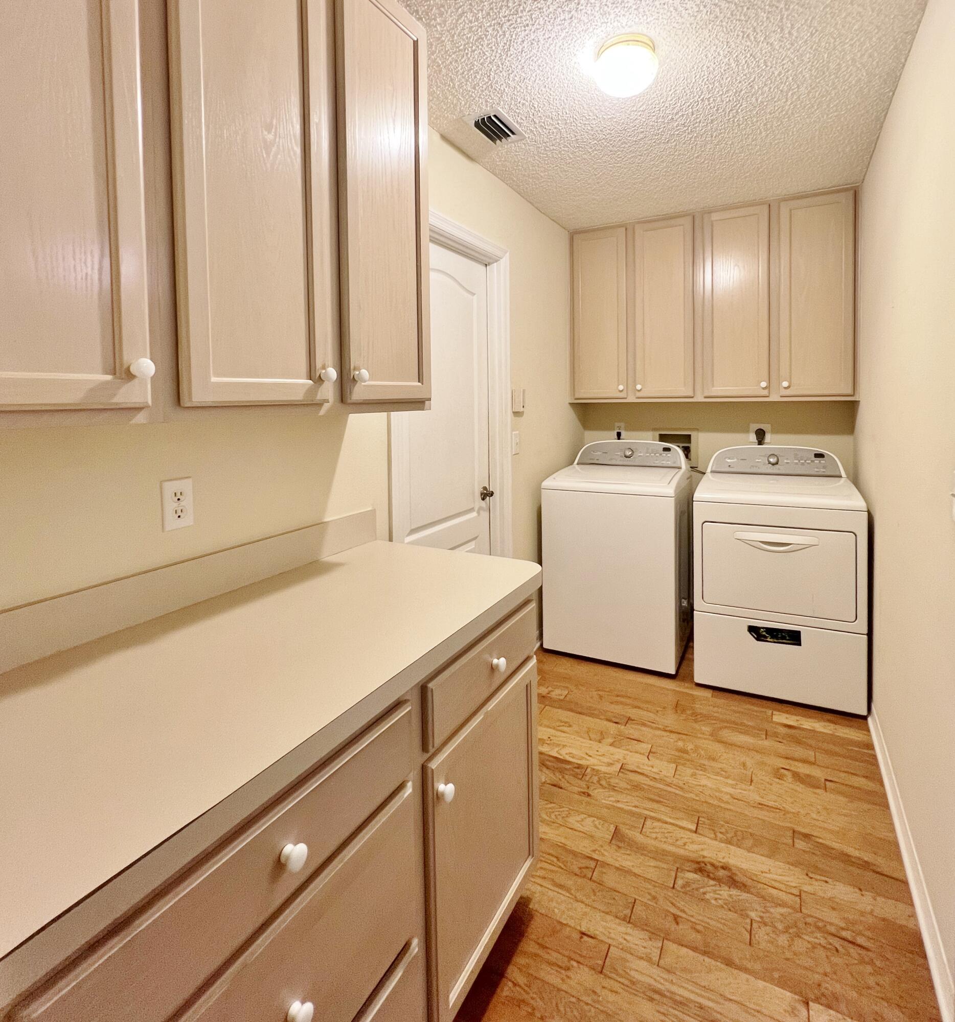 1775 Williamsburg Way Melbourne, FL 32934 - Photo 18 of 28 Laundry