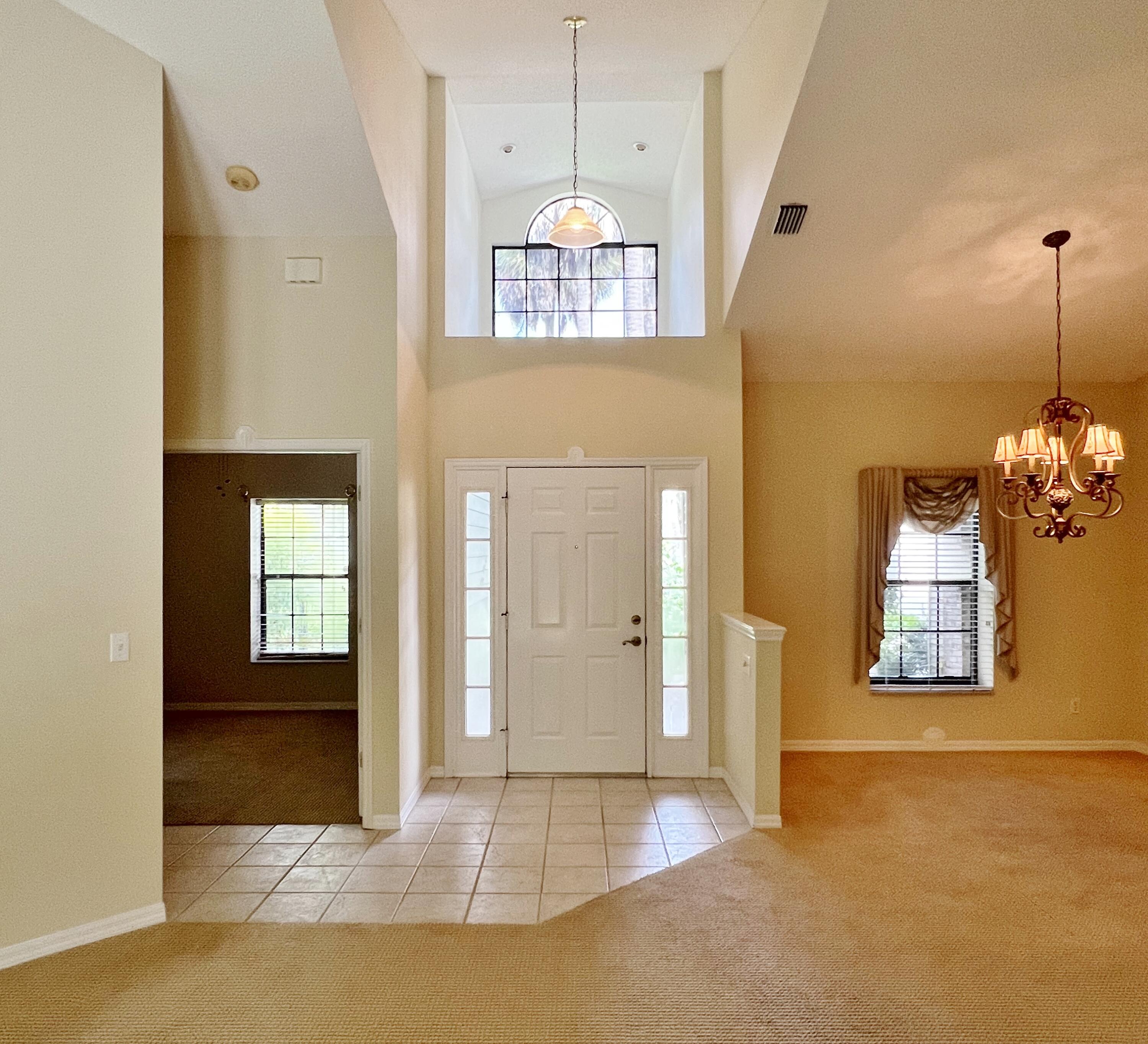1775 Williamsburg Way Melbourne, FL 32934 - Photo 3 of 28 Entry Foyer