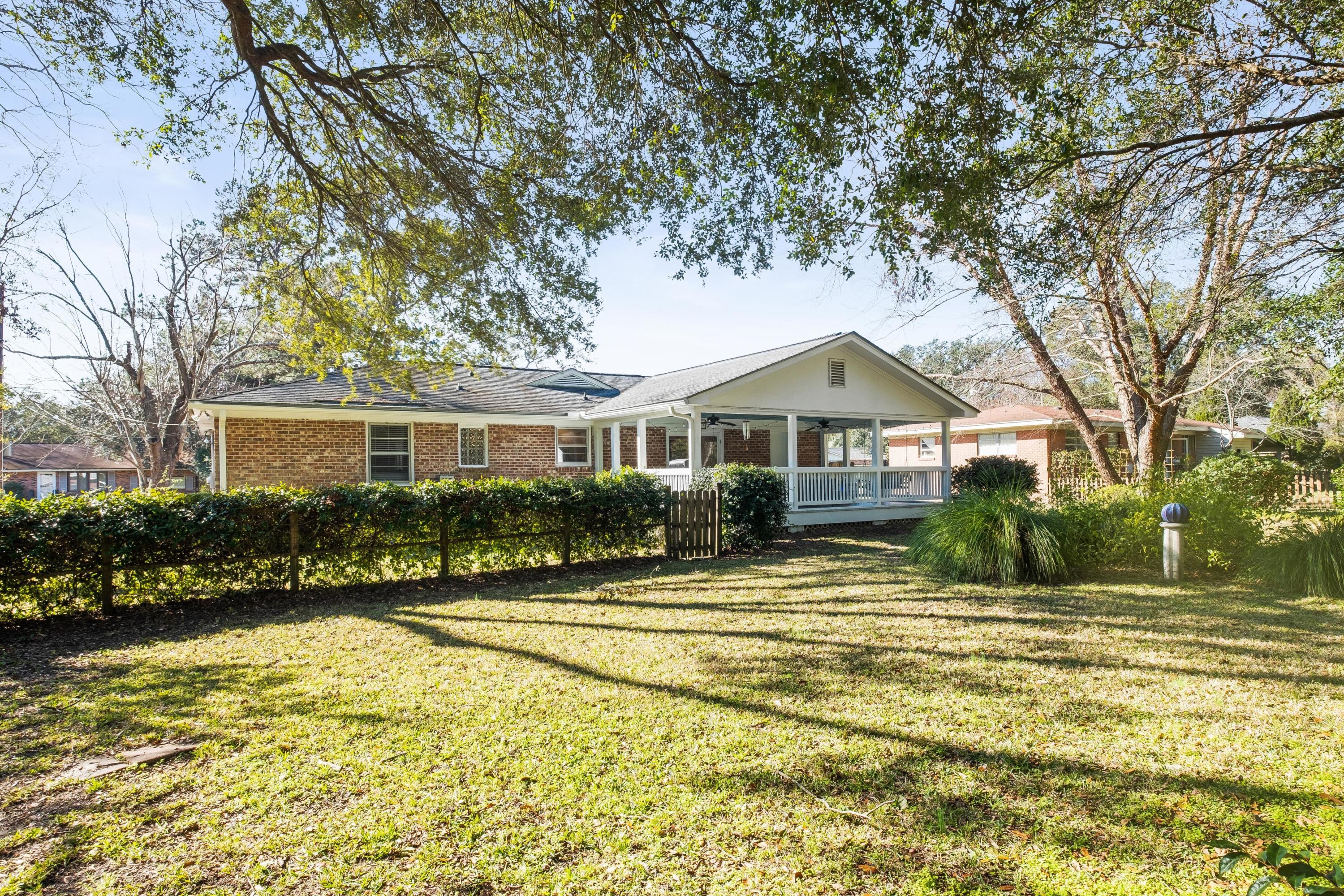 676 Schooner Road Charleston, SC 29412 - Photo 14 of 16 Large backyard