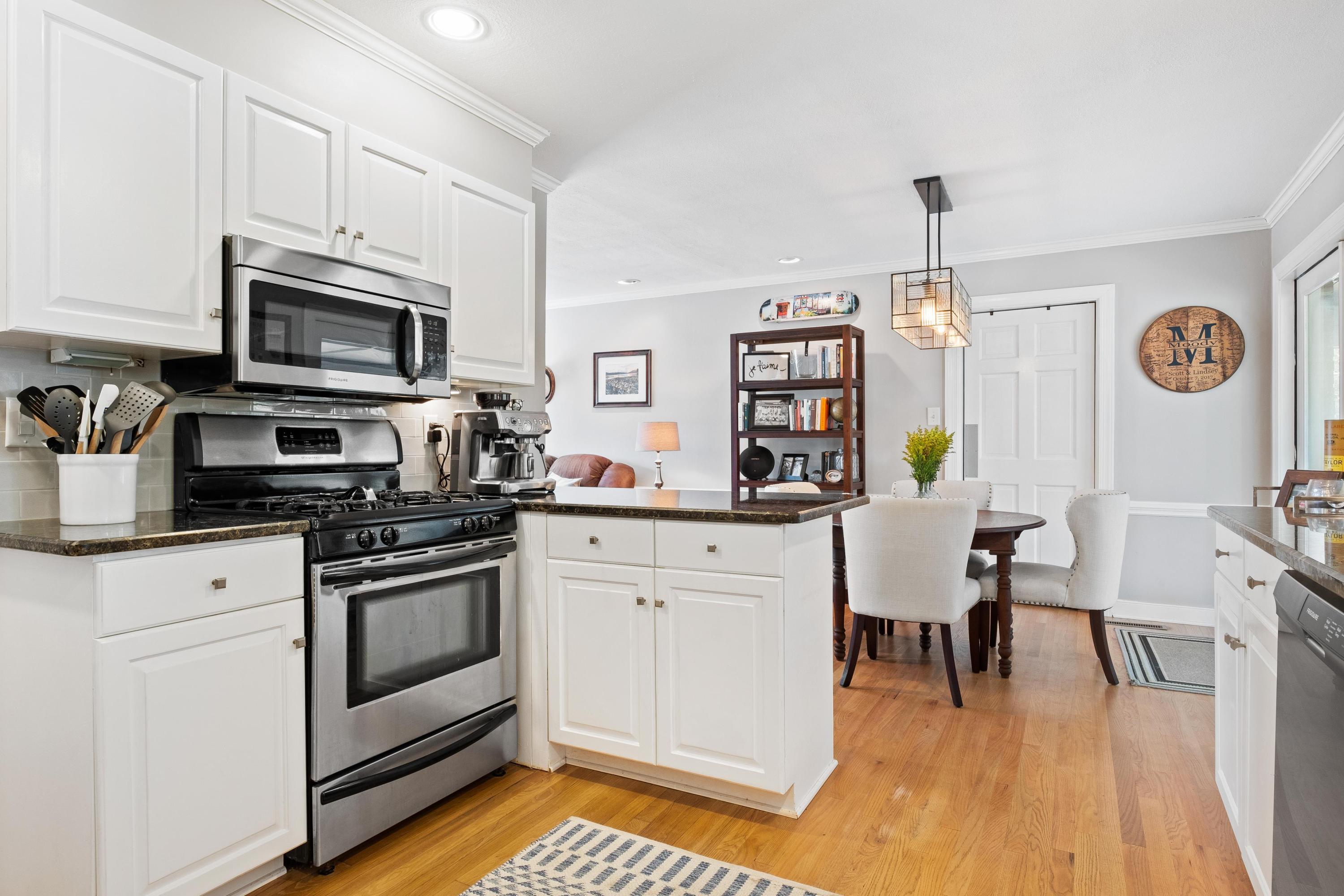 676 Schooner Road Charleston, SC 29412 - Photo 6 of 16 Kitchen