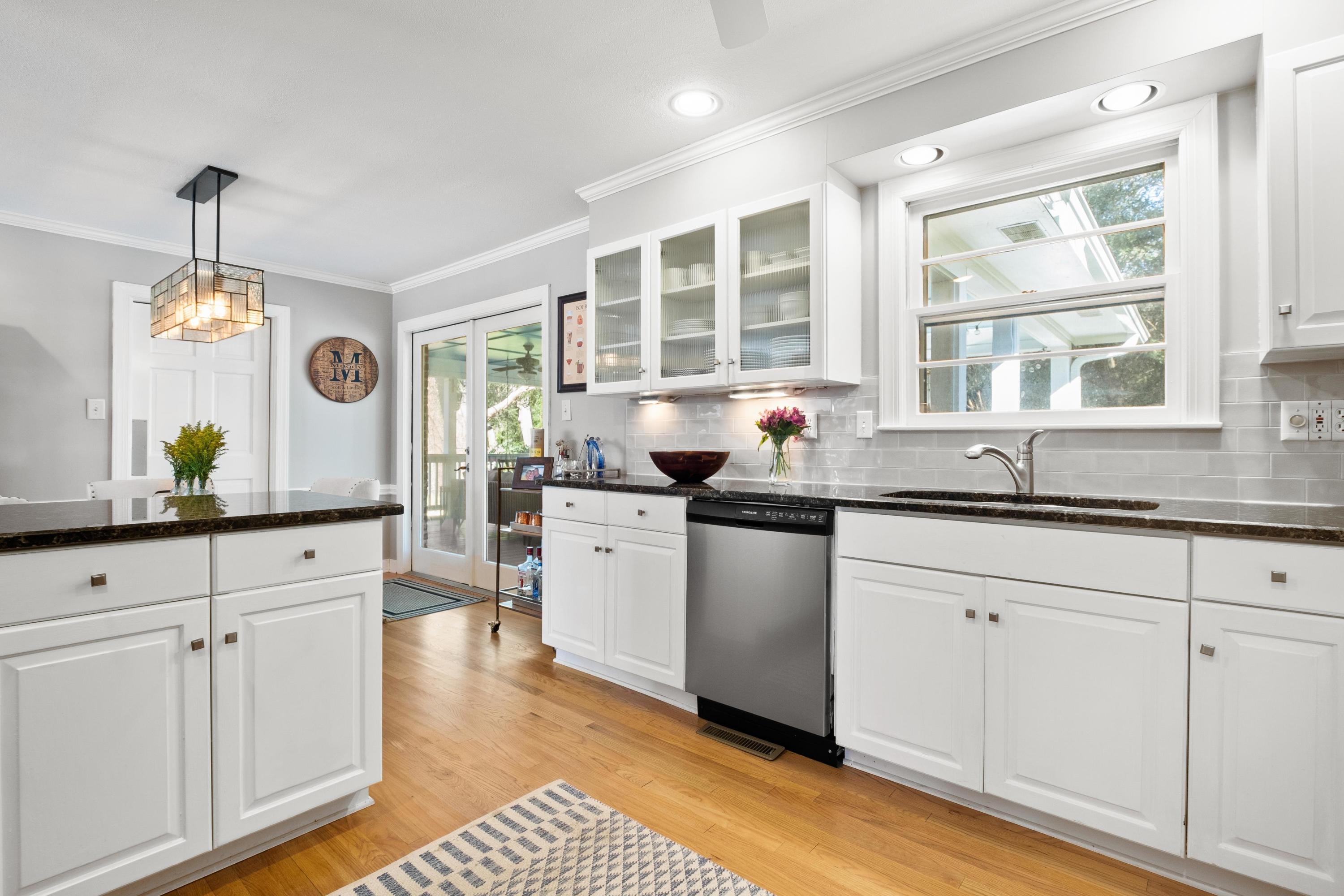 676 Schooner Road Charleston, SC 29412 - Photo 7 of 16 Kitchen