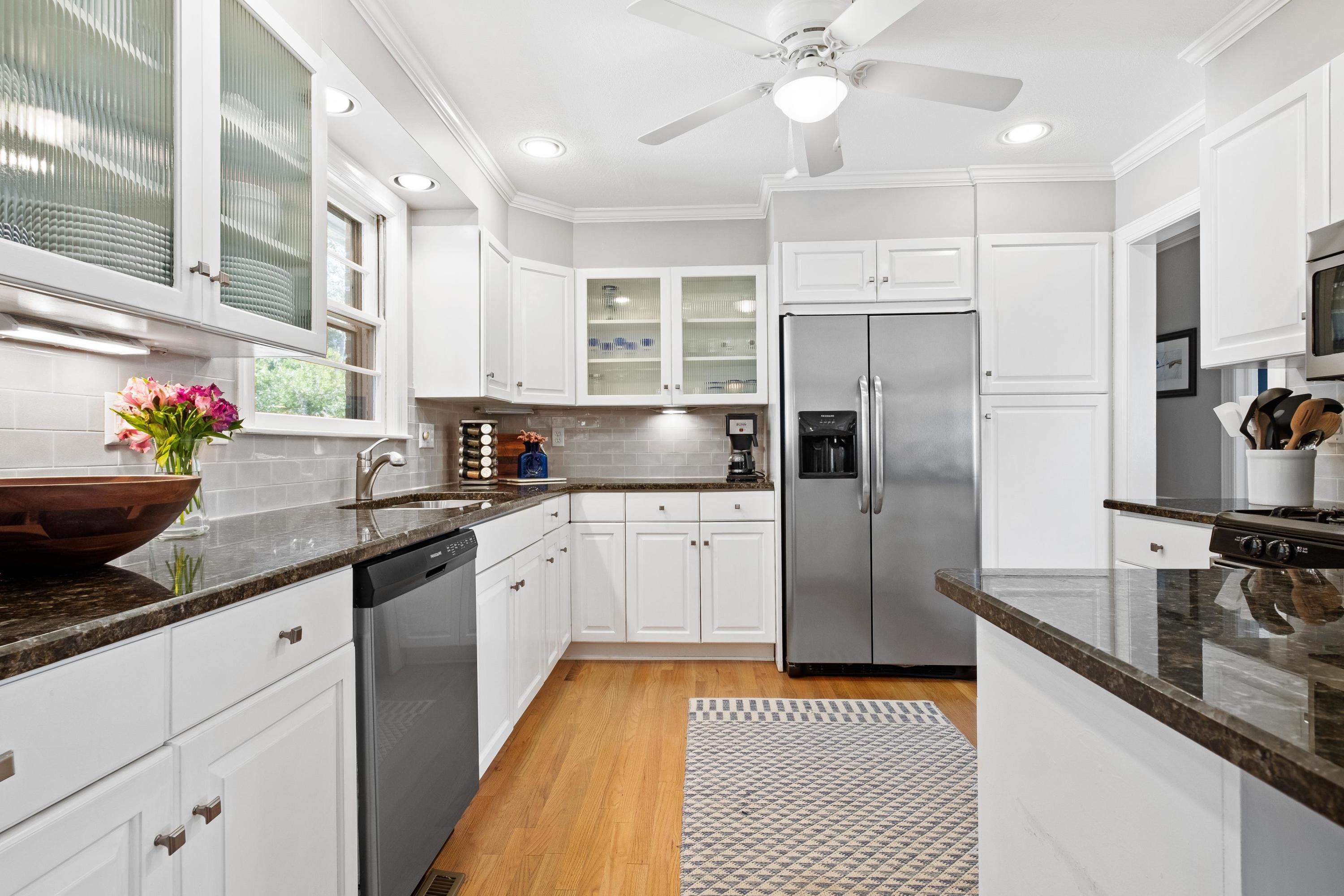 676 Schooner Road Charleston, SC 29412 - Photo 8 of 16 Kitchen