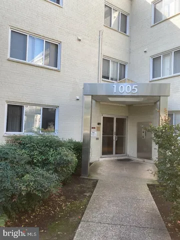 $1,300 | 1005 Chillum Road, Unit 205, Hyattsville, MD 20782