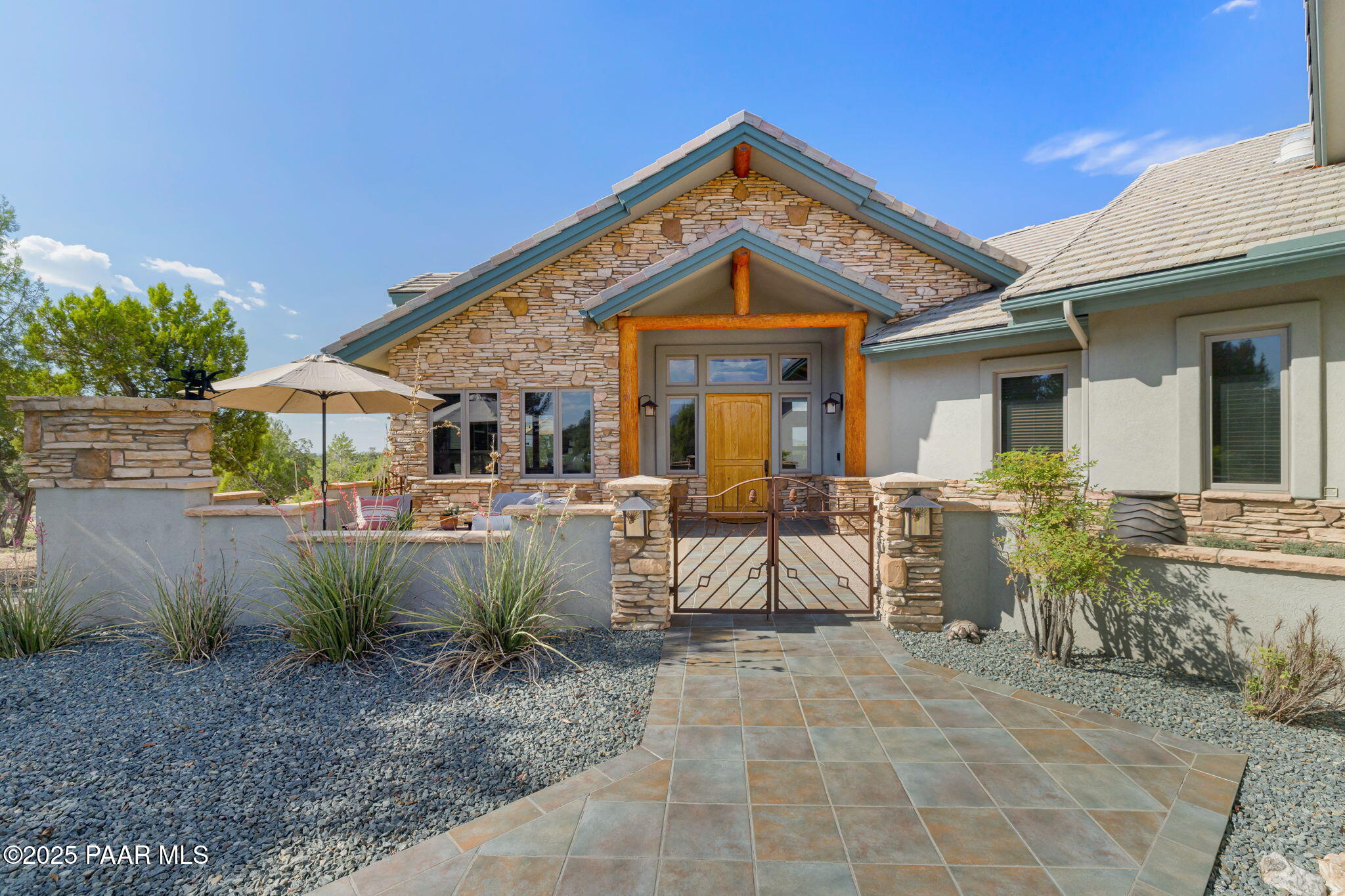 13995 North Thunderbird Road, Unit 74 Prescott, AZ 86305 - Photo 2 of 63 a view of a house with backyard and sitting area