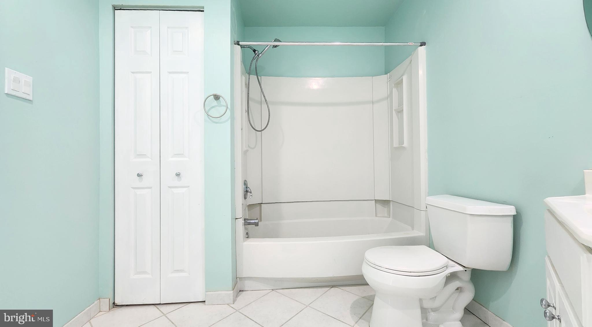 1708 Heather Place Clementon, NJ 08021 - Photo 13 of 25 Full Bathroom