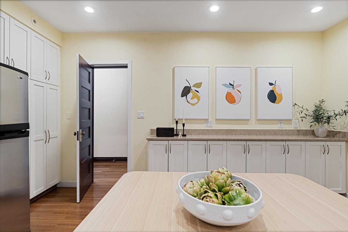 684 West Irving Park Road, Unit E5 Chicago, IL 60613 - Photo 27 of 38 Gallery Image 27