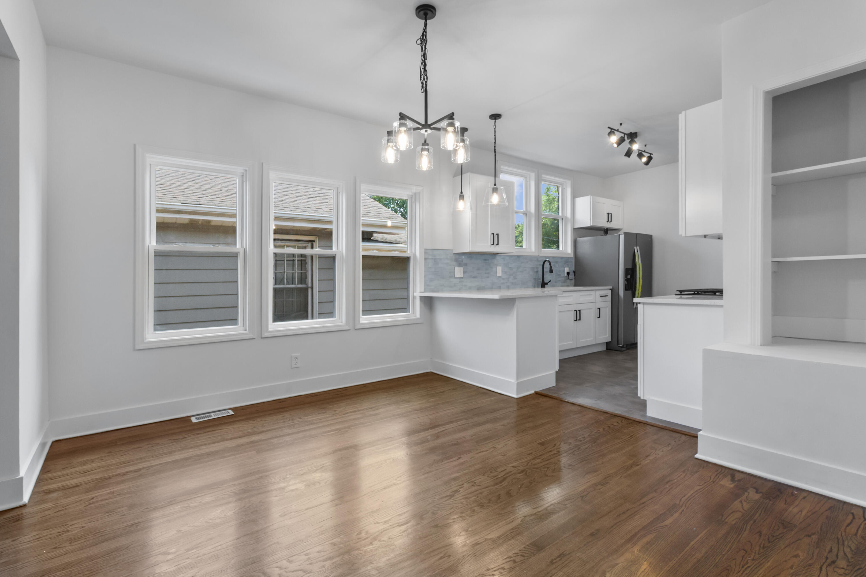 642 Fillmore Street Gary, IN 46402 - Photo 3 of 31 3000x2000