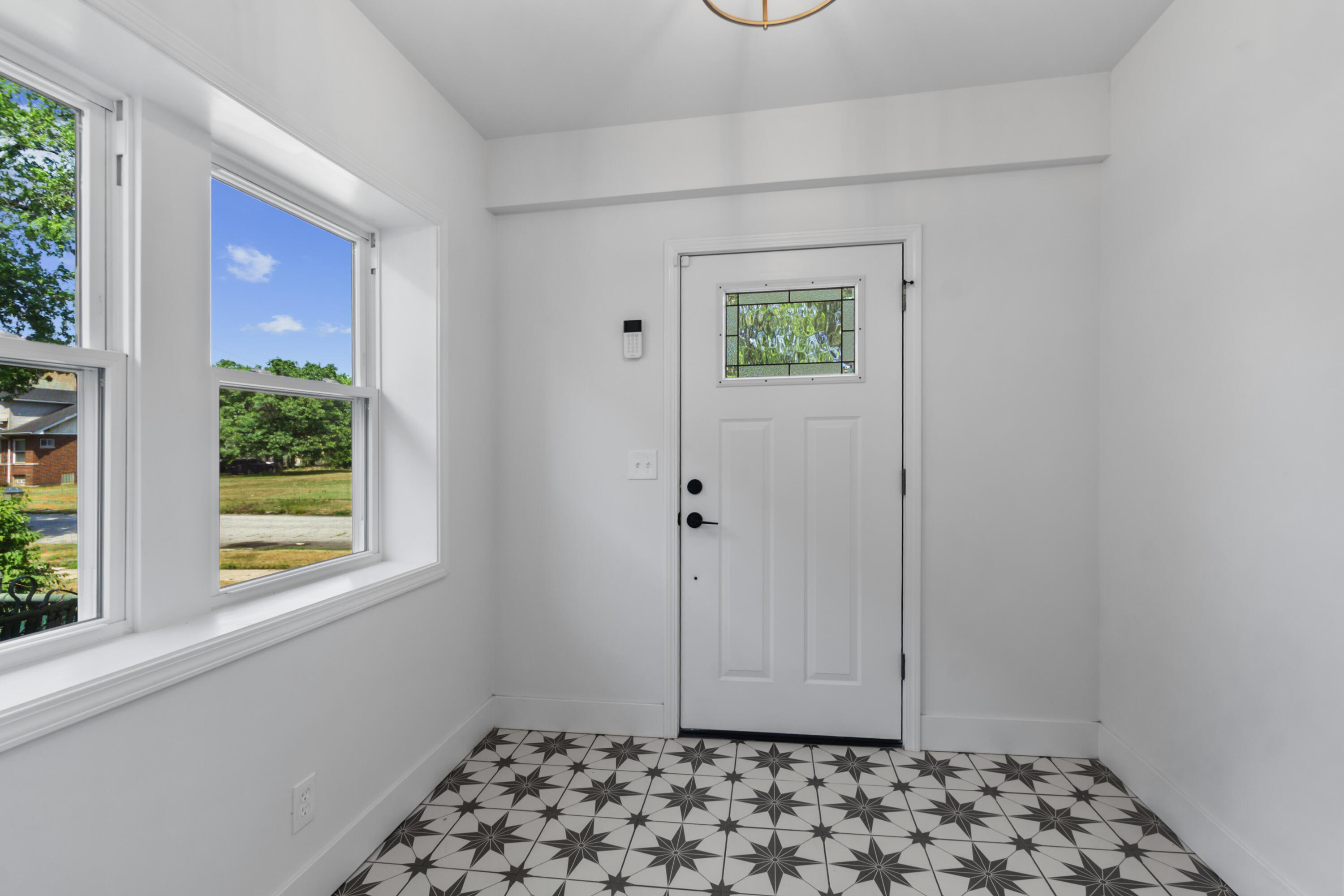 642 Fillmore Street Gary, IN 46402 - Photo 5 of 31 3000x2000