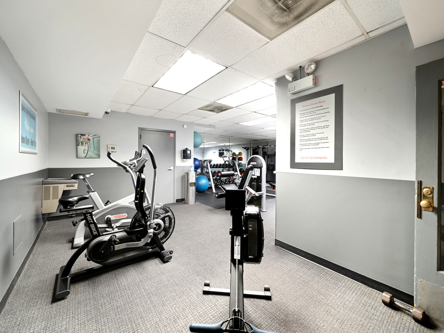 6030 North Sheridan Road, Unit 505 Chicago, IL 60660 - Photo 15 of 17 a view of a room with gym equipment