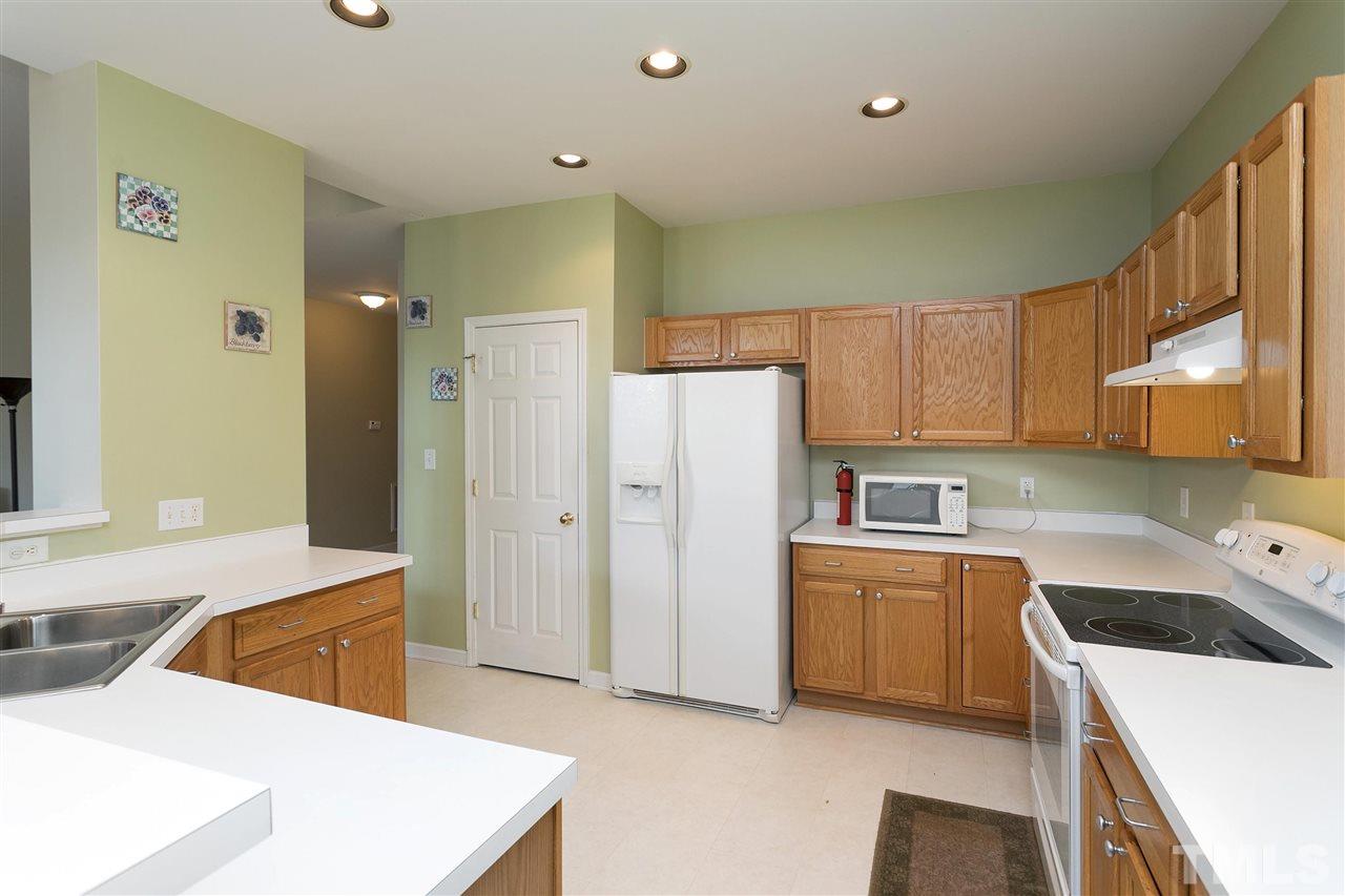 363 Seastone Street Raleigh, NC 27603 - Photo 9 of 25