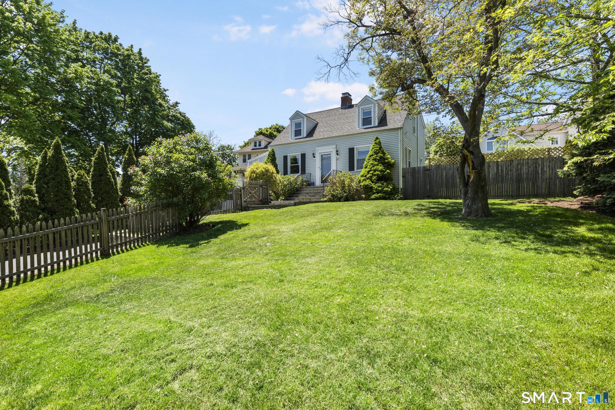 77 Round Hill Road Fairfield, CT 06824 - Photo 27 of 35