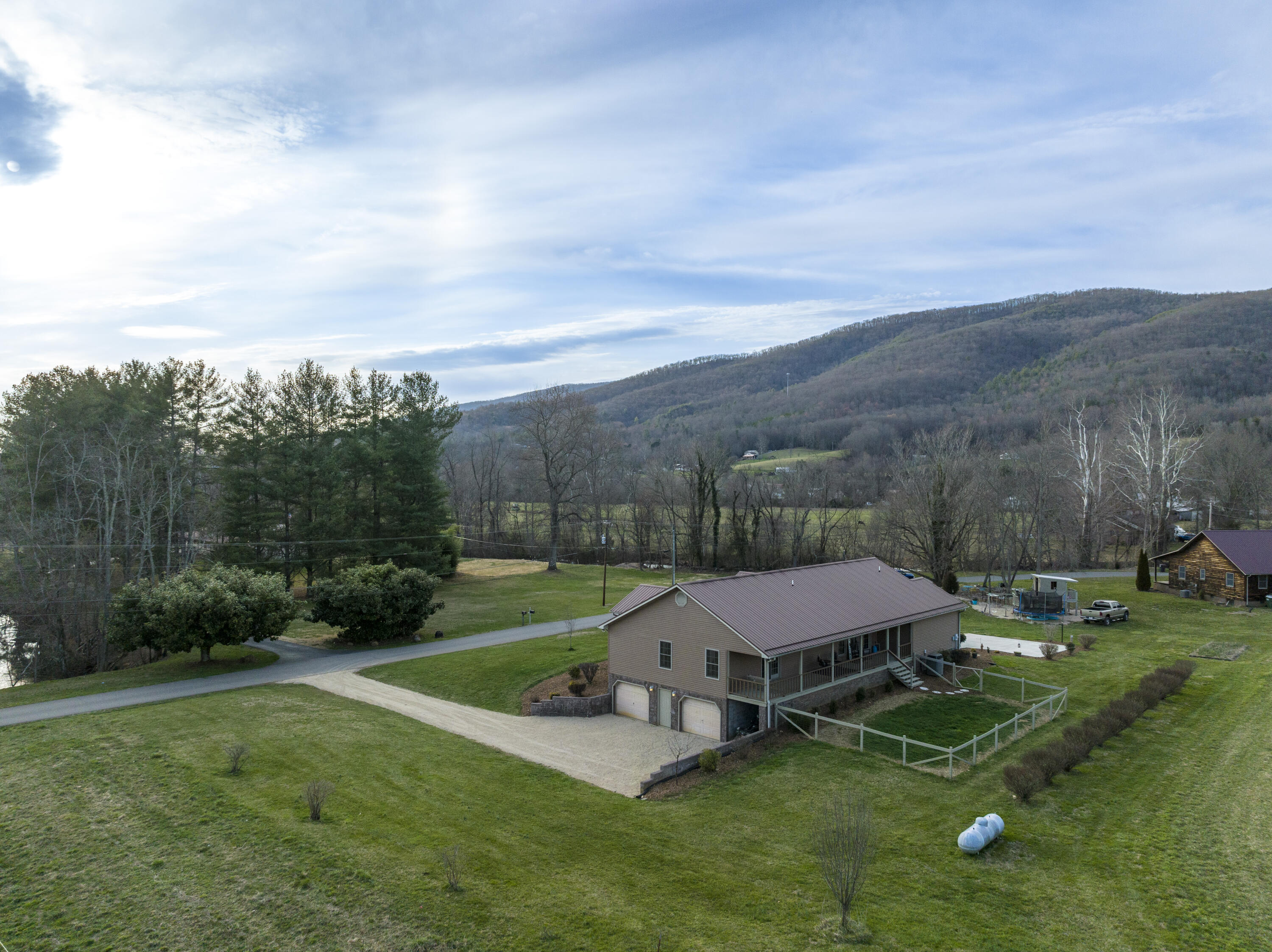 322 Price Road Elizabethton, TN 37643 - Photo 7 of 58 Price-Aerials-6