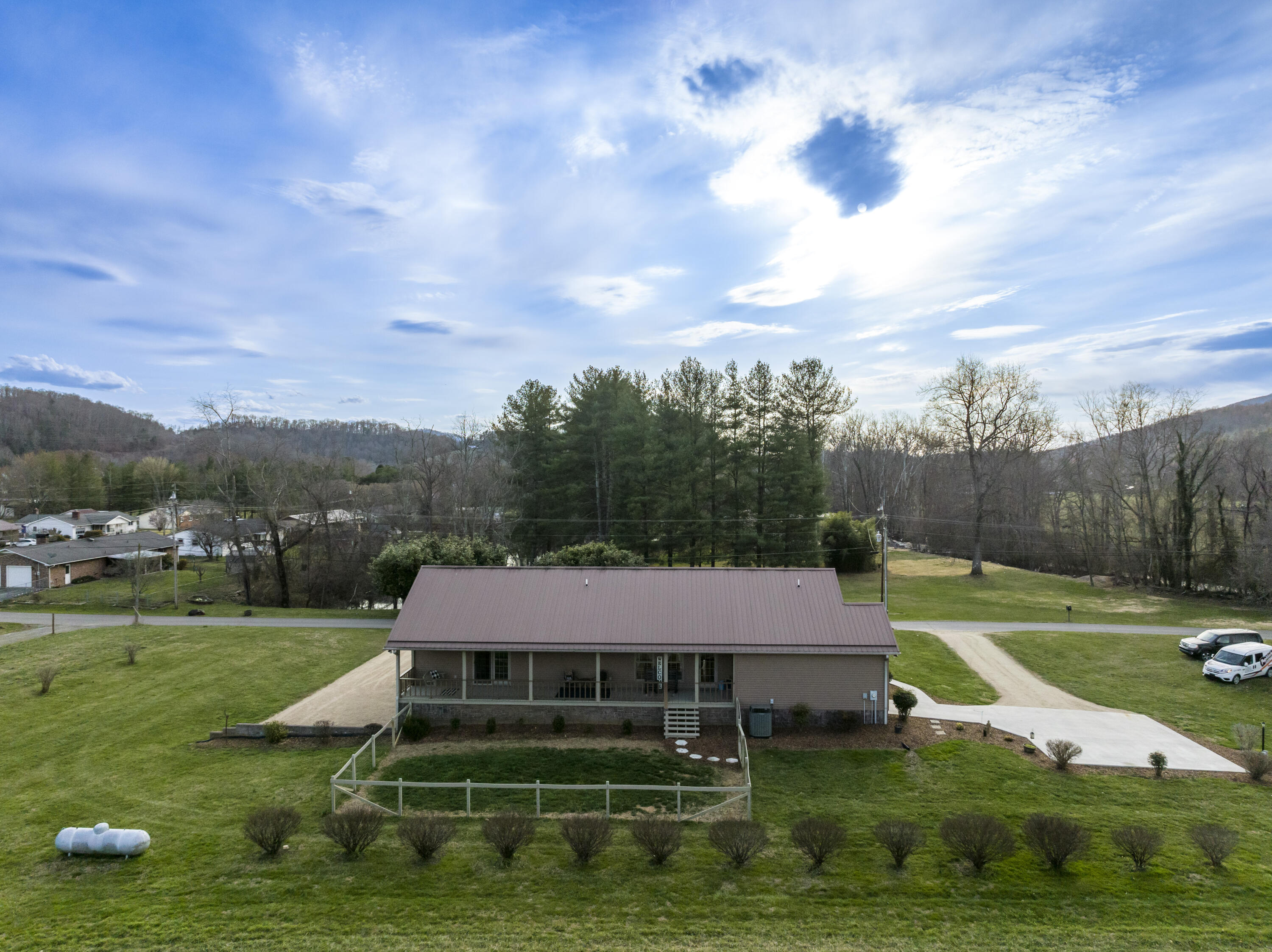 322 Price Road Elizabethton, TN 37643 - Photo 8 of 58 Price-Aerials-7