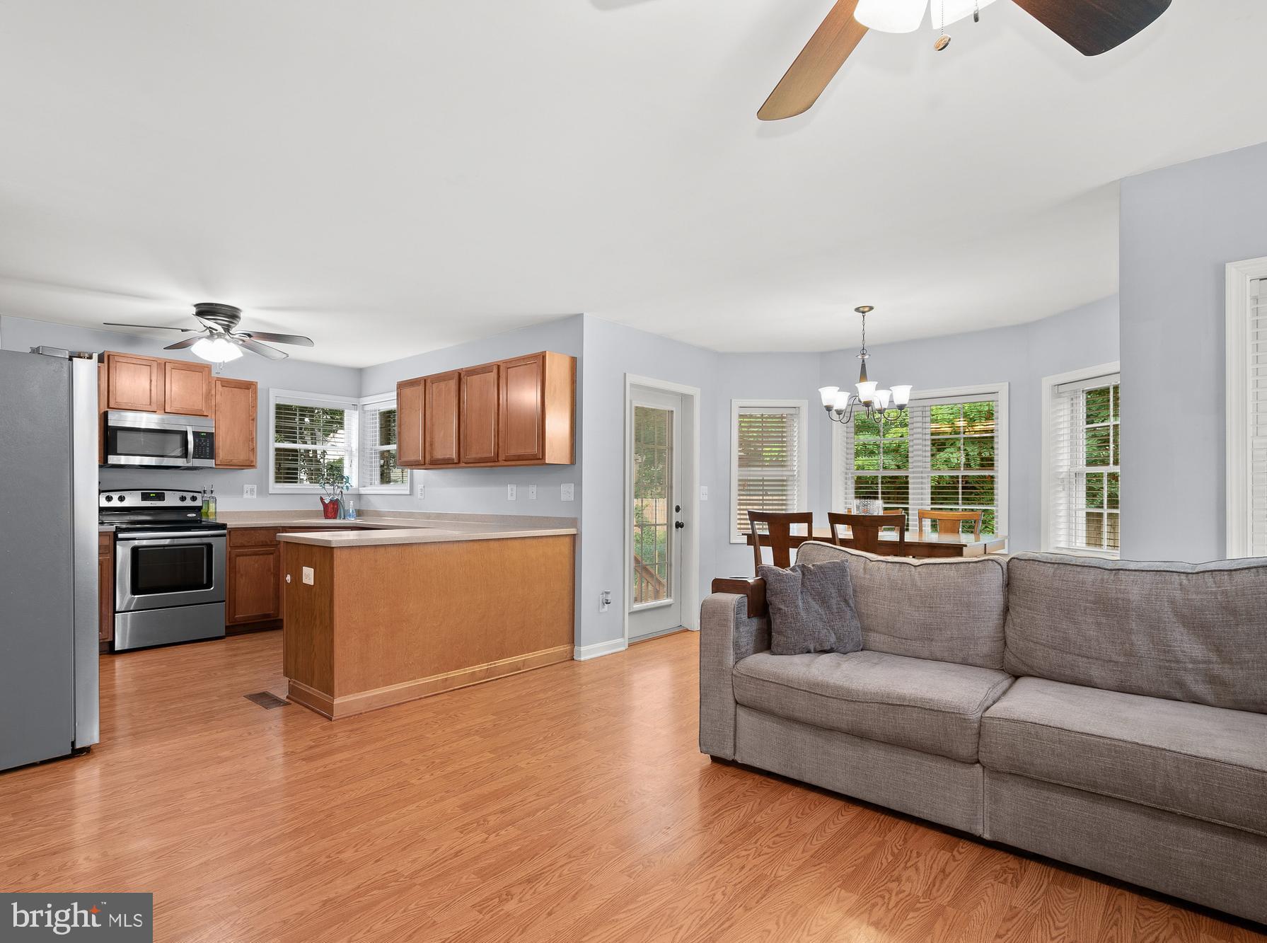 305 Bar Harbor Road Pasadena, MD 21122 - Photo 9 of 45 Kitchen with ample counter space