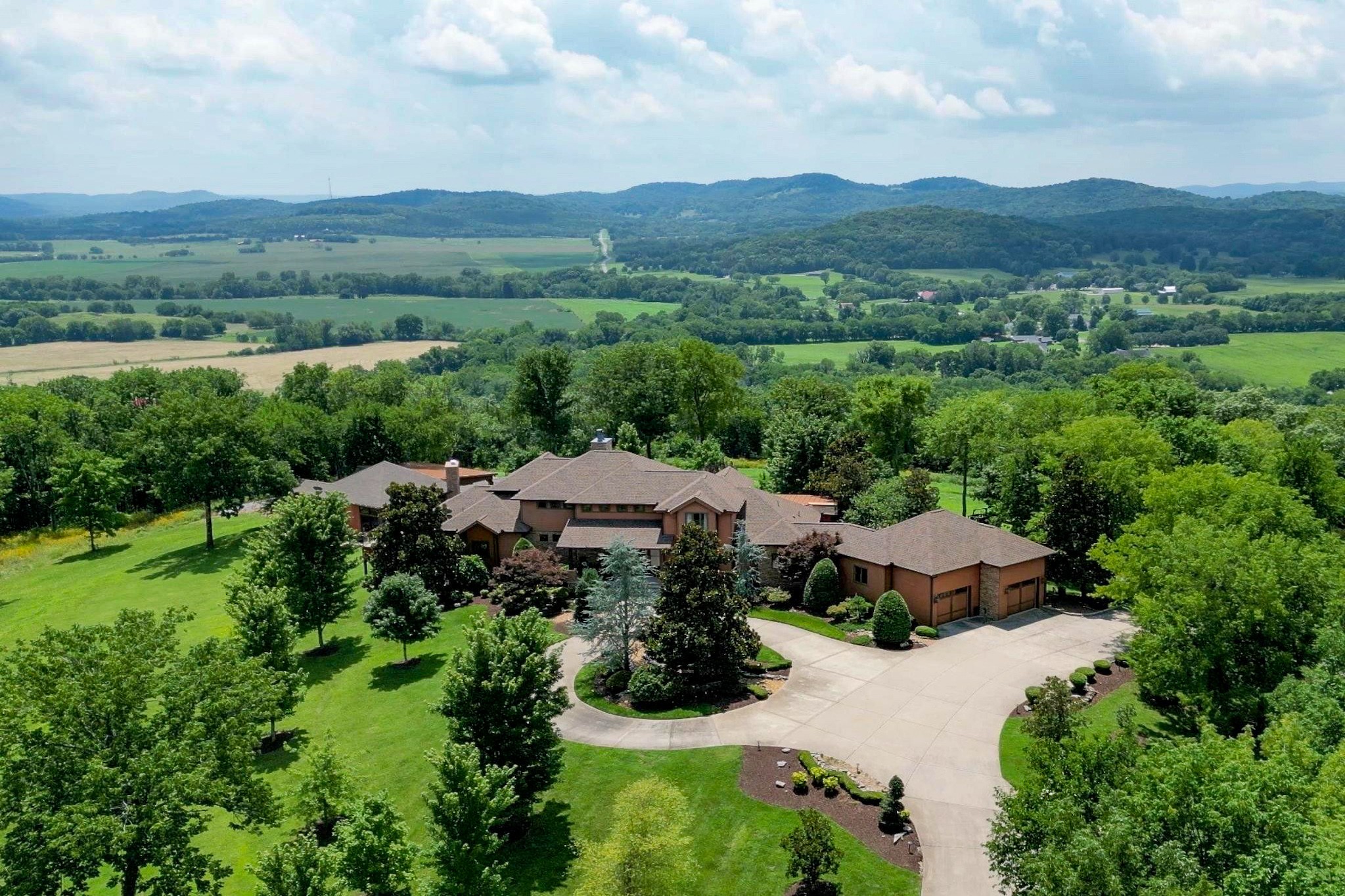 363 Gerald Mountain Road Readyville, TN 37149 - Photo 3 of 69 Gallery Image 3